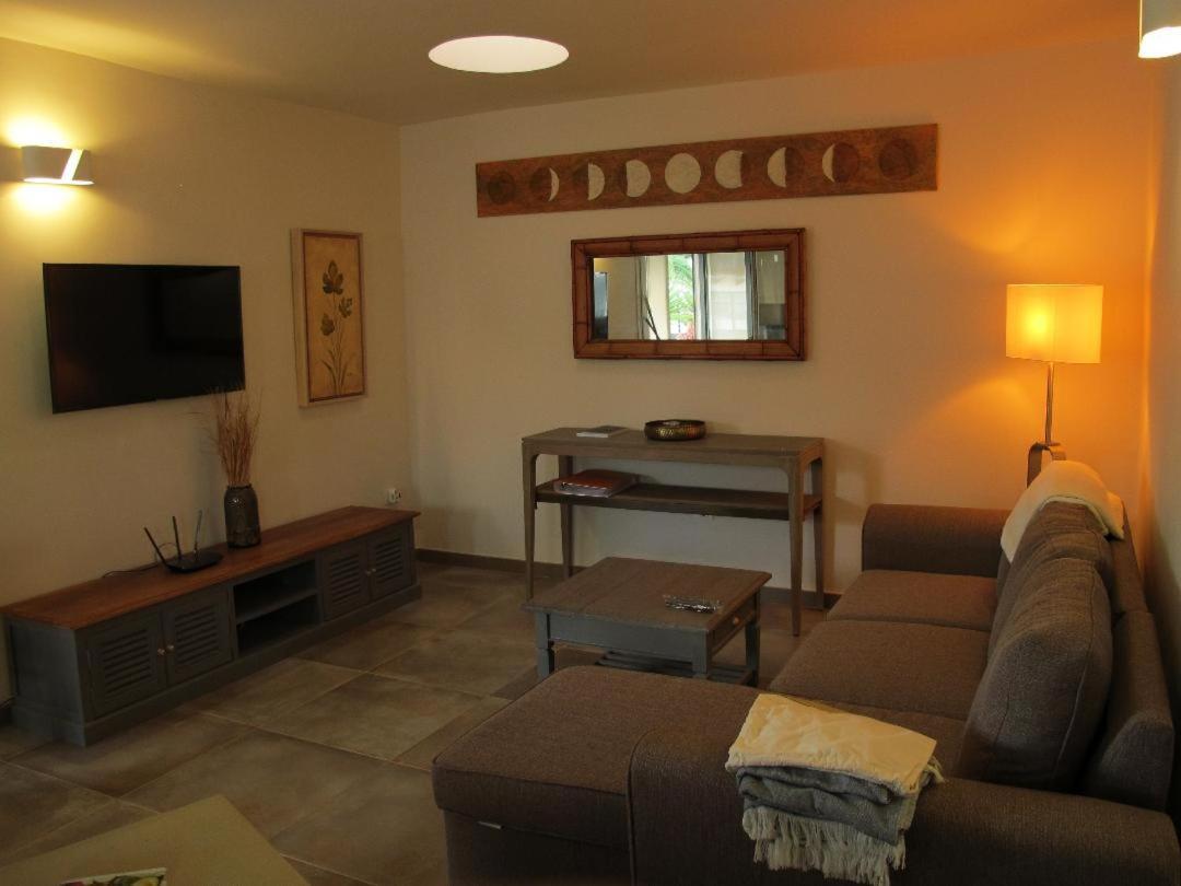 Bungalow Goa Pool View, Playa Roca Residence Sea Front Access - Free Ac - Wifi 코스타 테기세 외부 사진