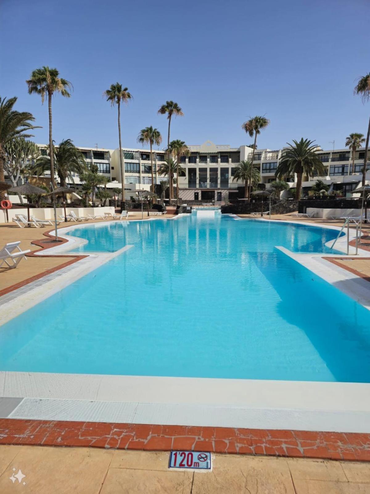 Bungalow Goa Pool View, Playa Roca Residence Sea Front Access - Free Ac - Wifi 코스타 테기세 외부 사진